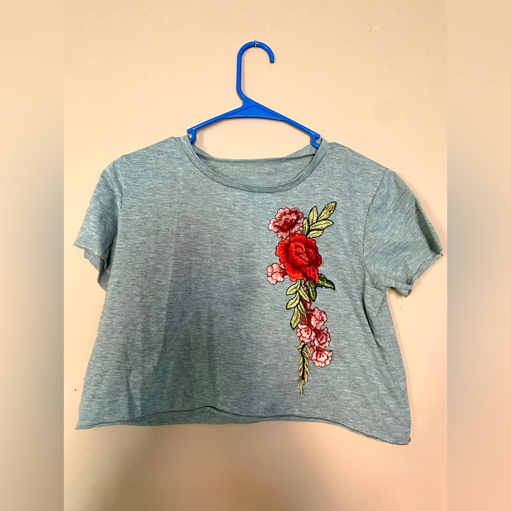 Grey embroidered flowy crop top